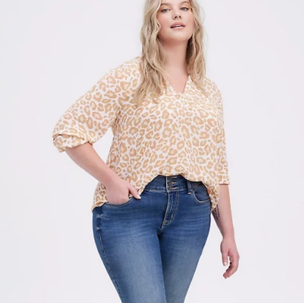 Torrid- Blouse